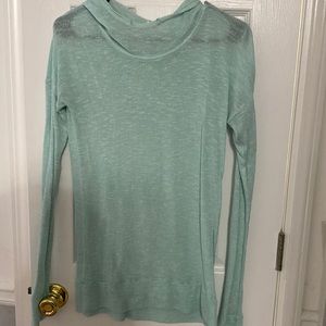Women’s Active Top Size Medium